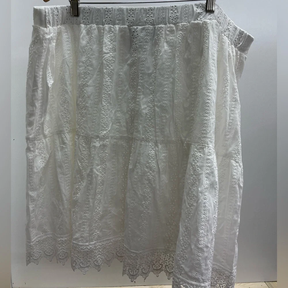 Lane Bryant Elegant White Lace A-Line‎ Skirt